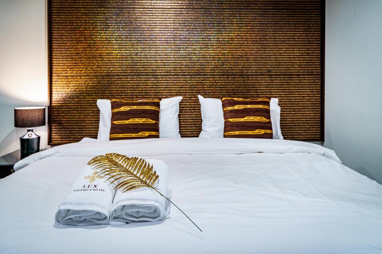 Lux Boutique Hotel Нонтабури Екстериор снимка