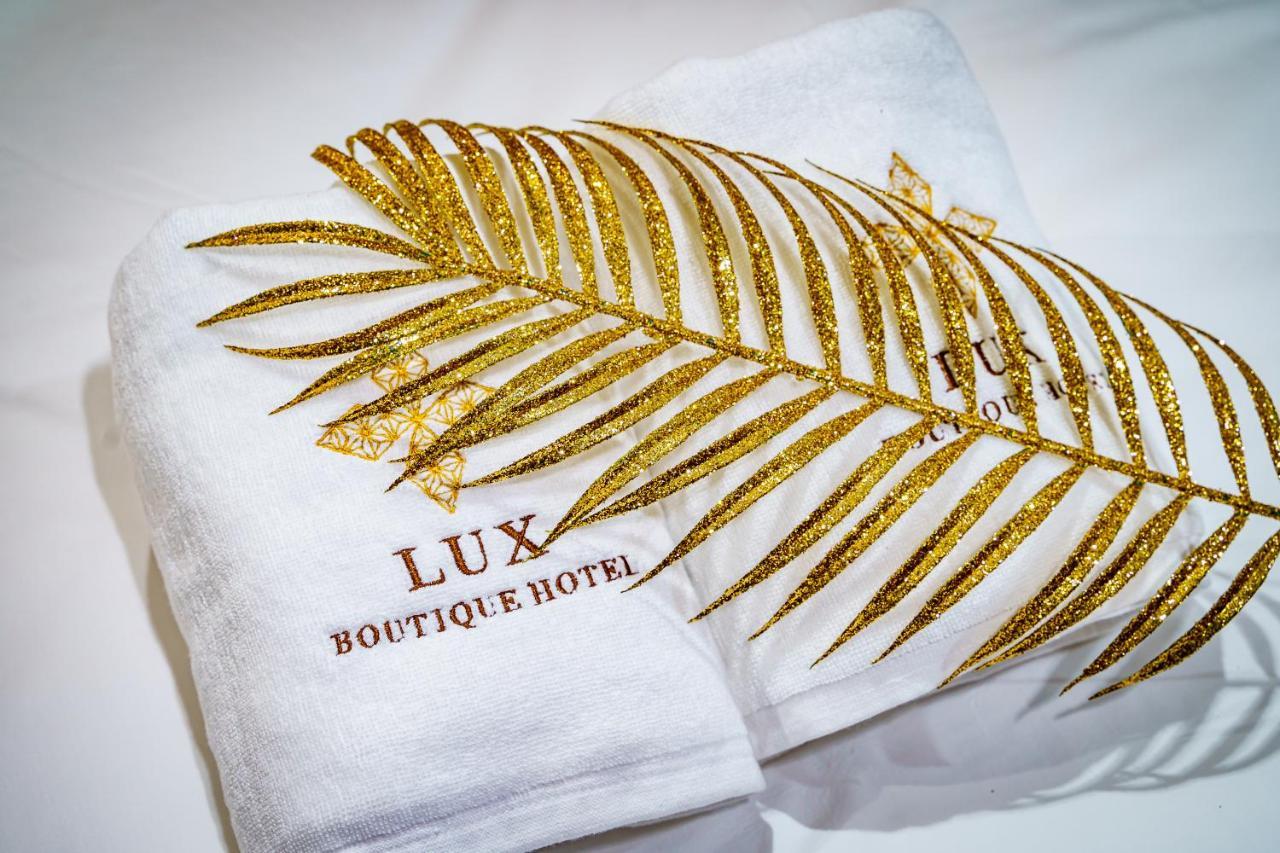 Lux Boutique Hotel Нонтабури Екстериор снимка