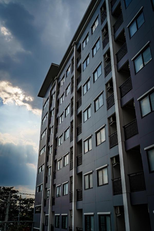 Lux Boutique Hotel Нонтабури Екстериор снимка
